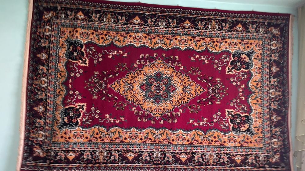 Продается ковер в отличном состоянии