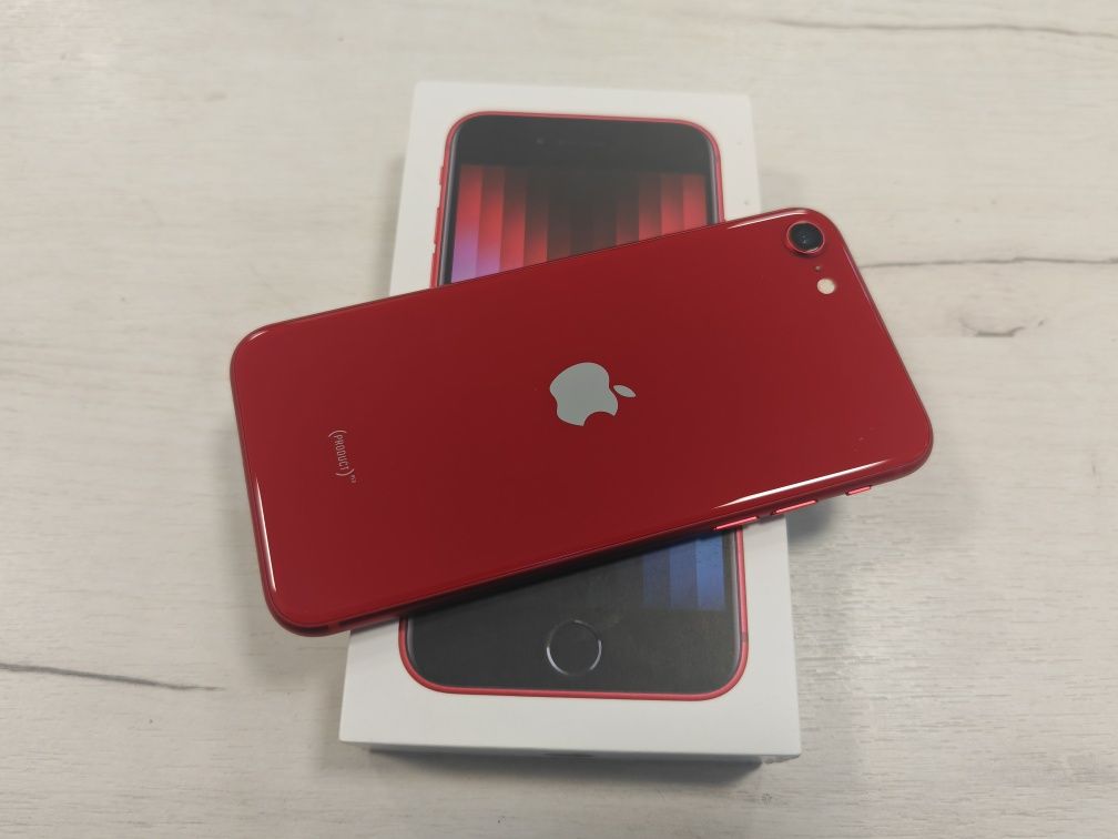 Като нов iPhone SE 2022 64 GB Red Product