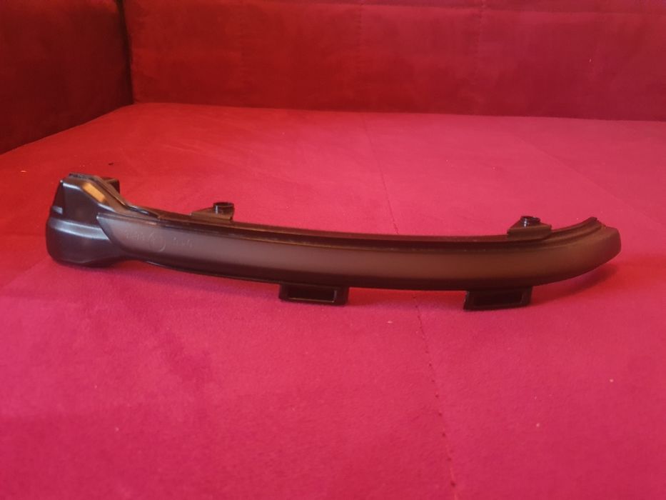 Semnale dinamice oglinzi MK7, Touran