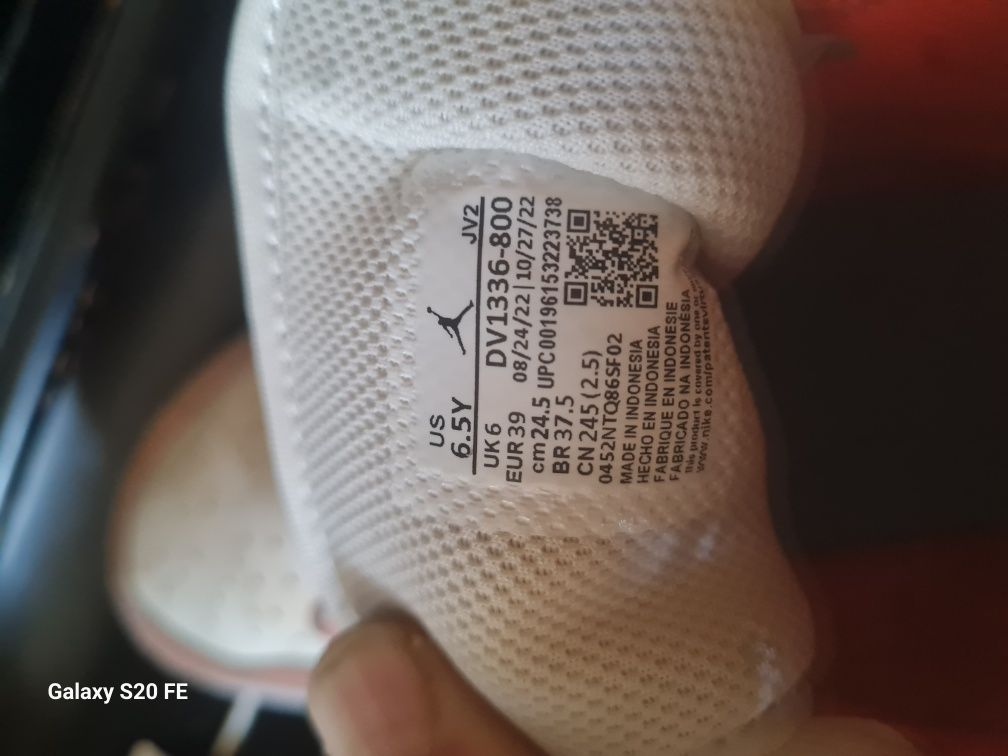 Продавам оригинални маратонки NIKE JORAN