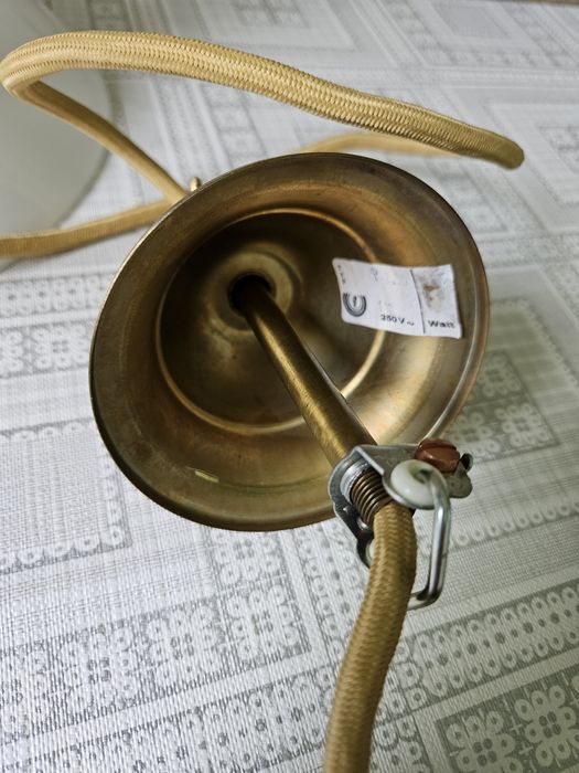 Lampă suspendată din alamă cu abajur din sticlă opalină  ( anii 70)