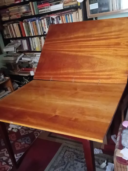 Vând masa extensibila 12 persoane