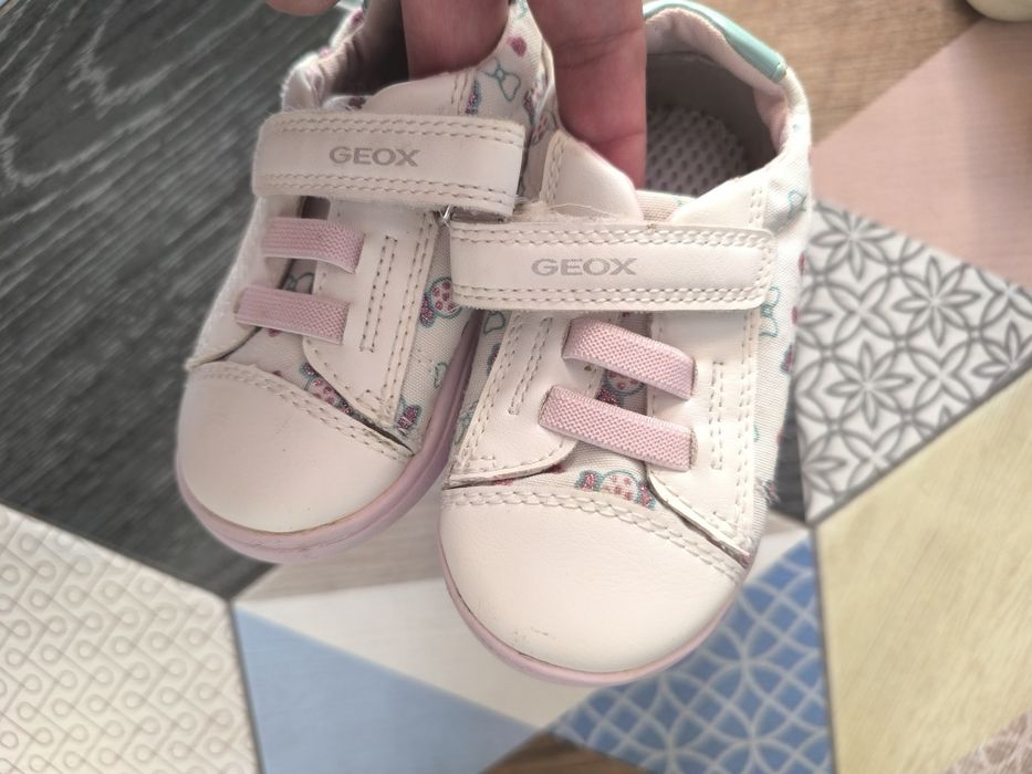 Детски маратонки Reebok и Geox + пантофи и джапанки