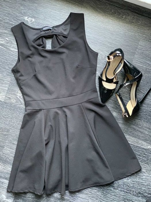 Vând pachet de 5 rochii,  toate la 110 lei