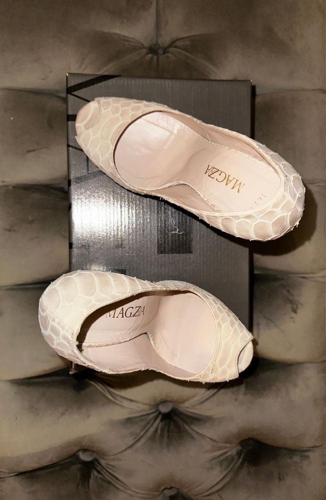 Pantofi piele cu toc inalt