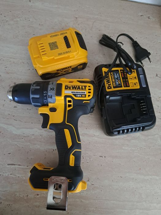 Mașină de găurit/înșurubat DeWalt XR 18V Brushless + 2 acumulatori + î
