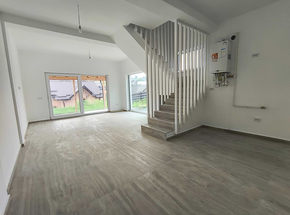 Vila tip duplex, Demisol + Parter + Etaj, Iasi - Hlincea