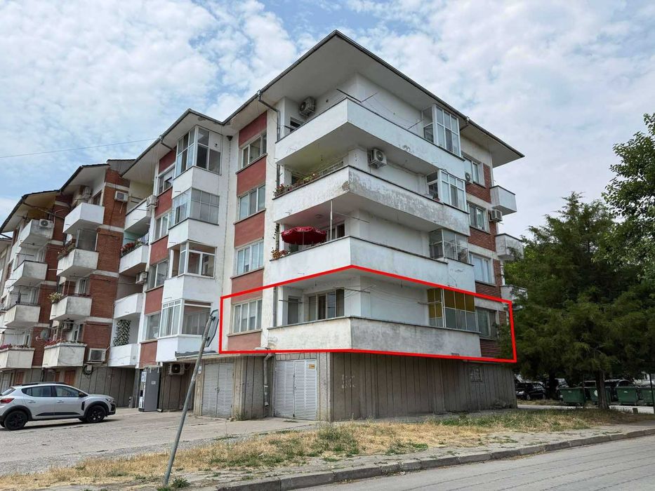 Многостаен тухлен апартамент гр. Стражица