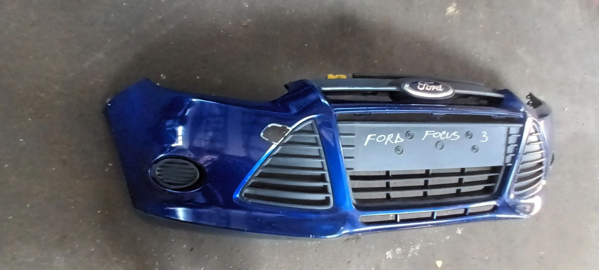 Bara fata + grila Ford Focus 3/ 2010-2014