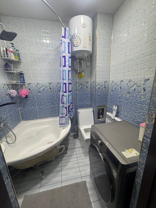 Dom sotiladi.1 xonali 90% narsalari qoladi