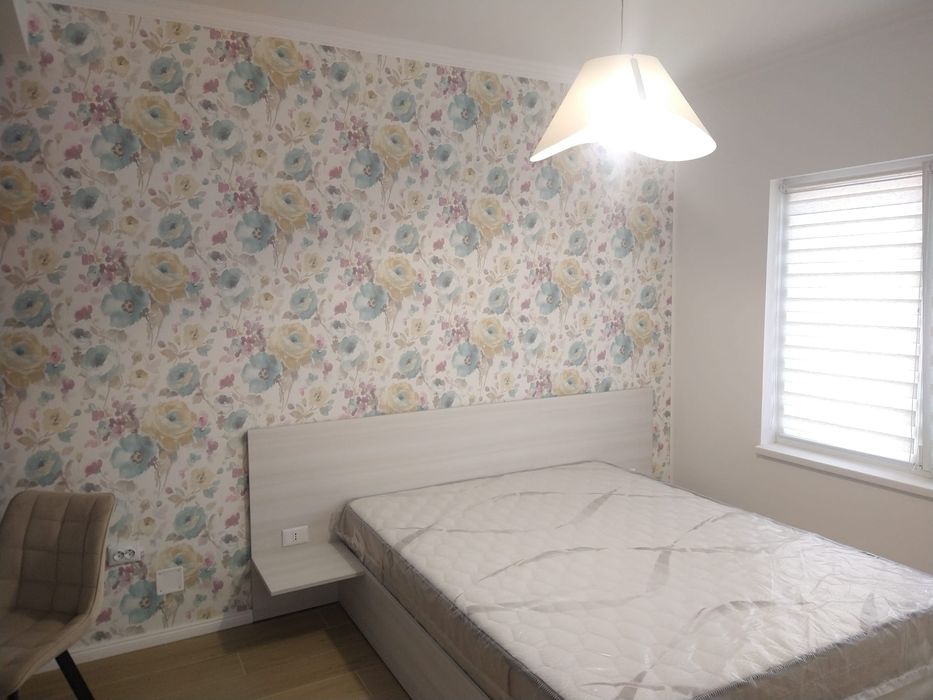 Închiriez duplex în Floresti