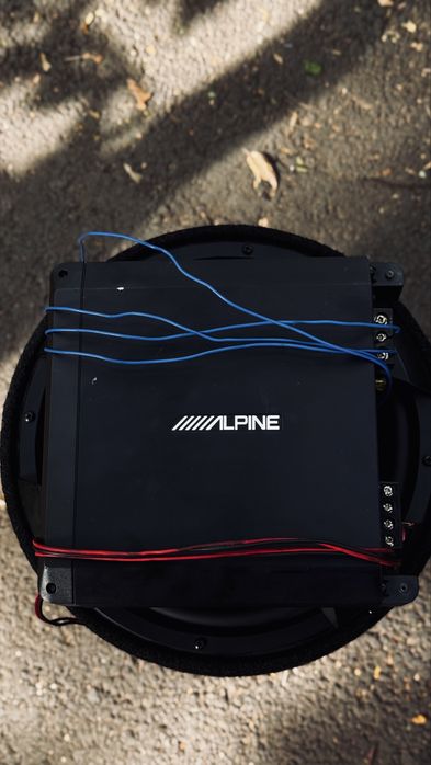 Se Vinde Subwoofer Alpine + Amplificator