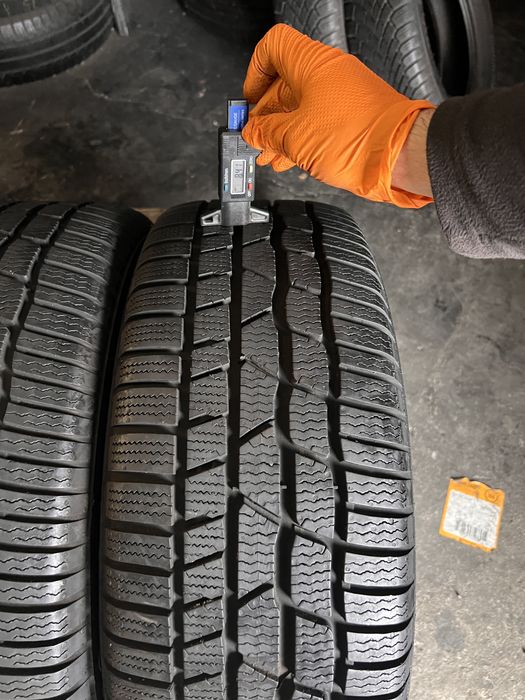 4 anvelope iarna ca NOI , 225/55/16 , Continental , 8.4 mm