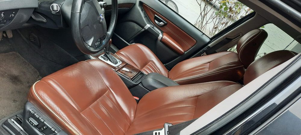 Volvo XC90 cu 7 locuri