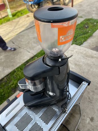 Espressor de cafea profesional