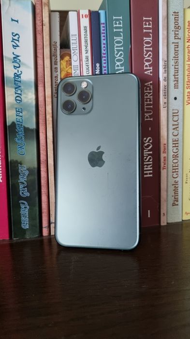 iPhone 11 Pro midlight green- 73% Baterie Face id nefunctional
