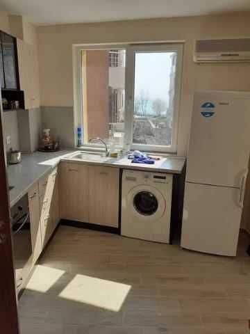 Дава се под наем Двустаен апартамент в Бургас, Сарафово - 55 кв.м за 225 € - Снимка #1
