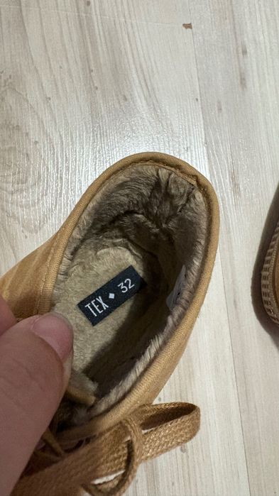 Нови кафяви обувки