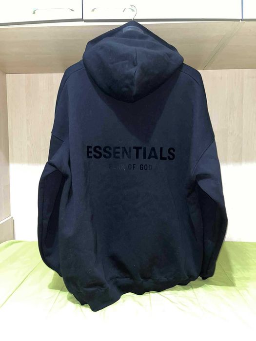 Мъжка блуза - суичър ESSENTIALS