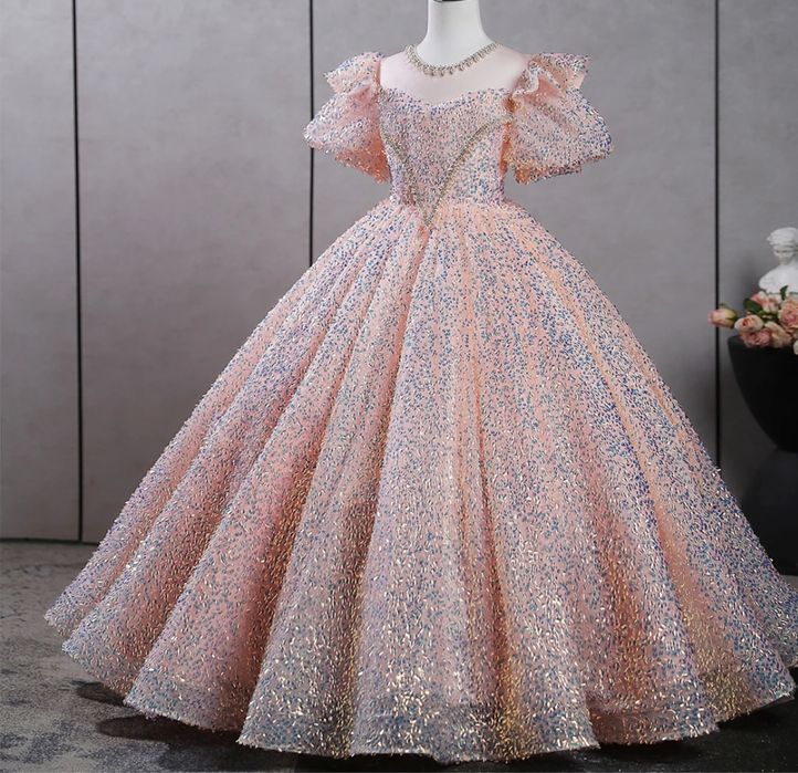 Продам новое платье на девочку