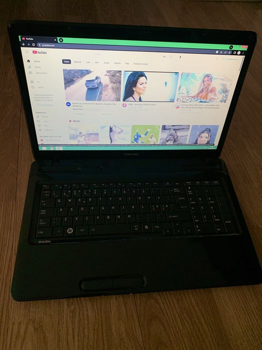 Laptop Toshiba display mare 17,3 inch,500gb m,4gb ram.Cititi anuntul.