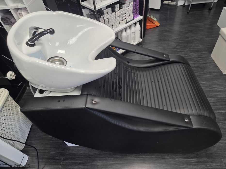 Измивна колона за салон