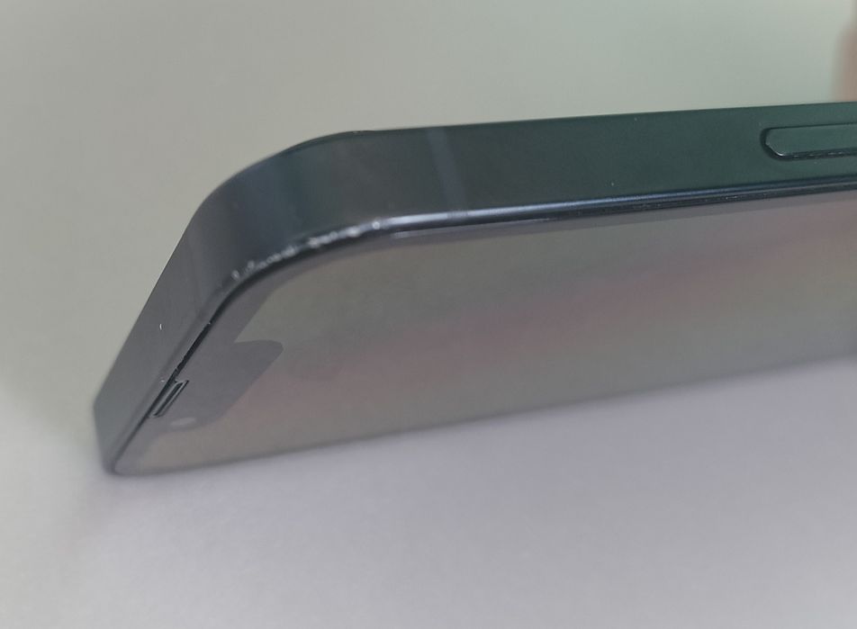 Продам iPhone 13