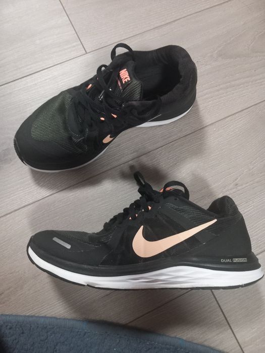 Adidasi Nike dama.marime 39.bine intretinuti