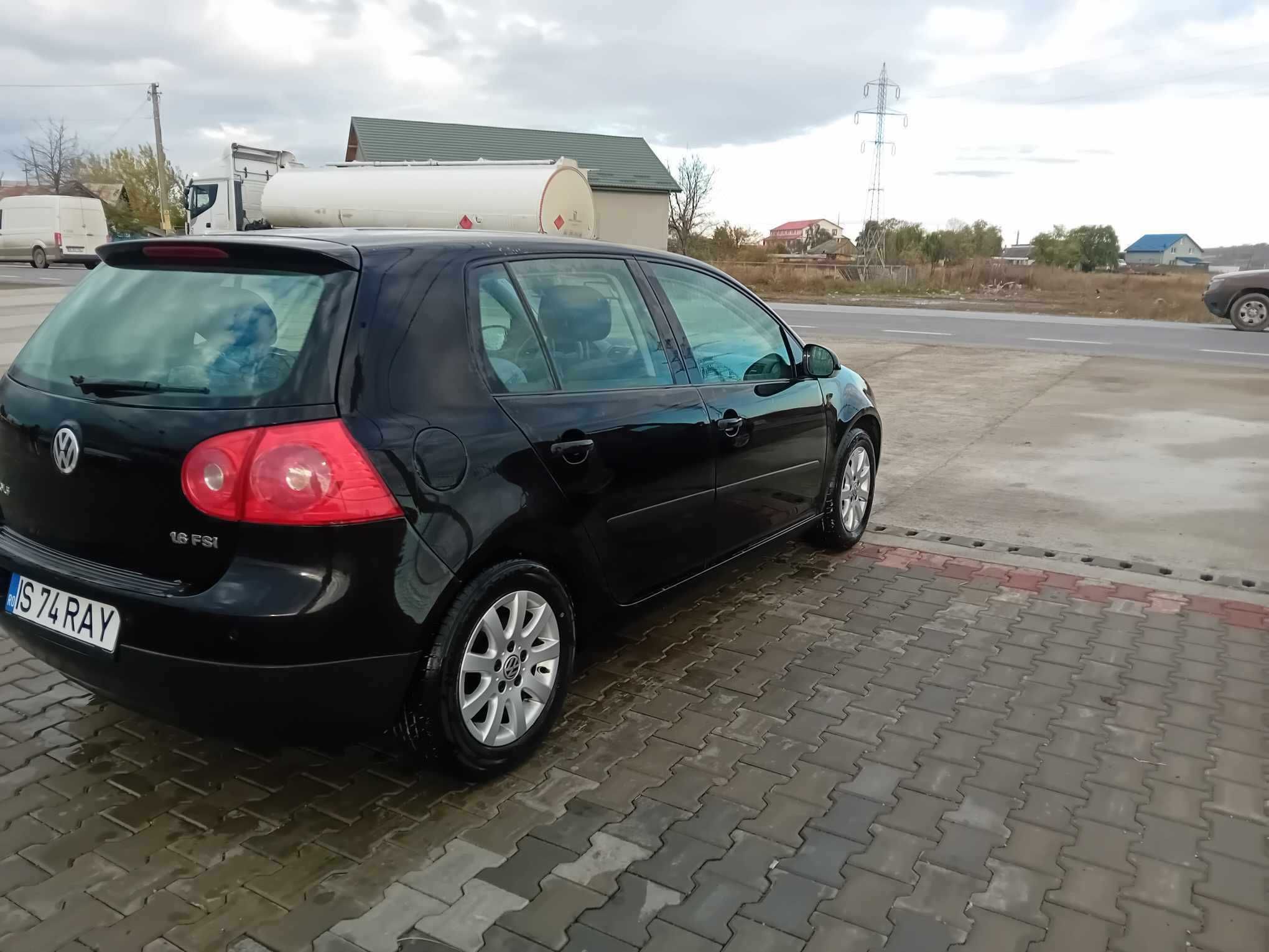 Vând golf 5 1.6 benzina