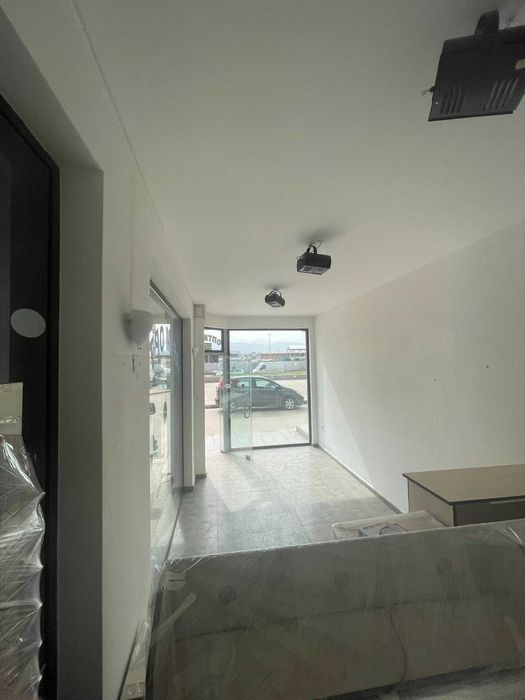 Дава се под наем Магазин в Пловдив, Южен - 23 кв.м за 306 € - Снимка #3