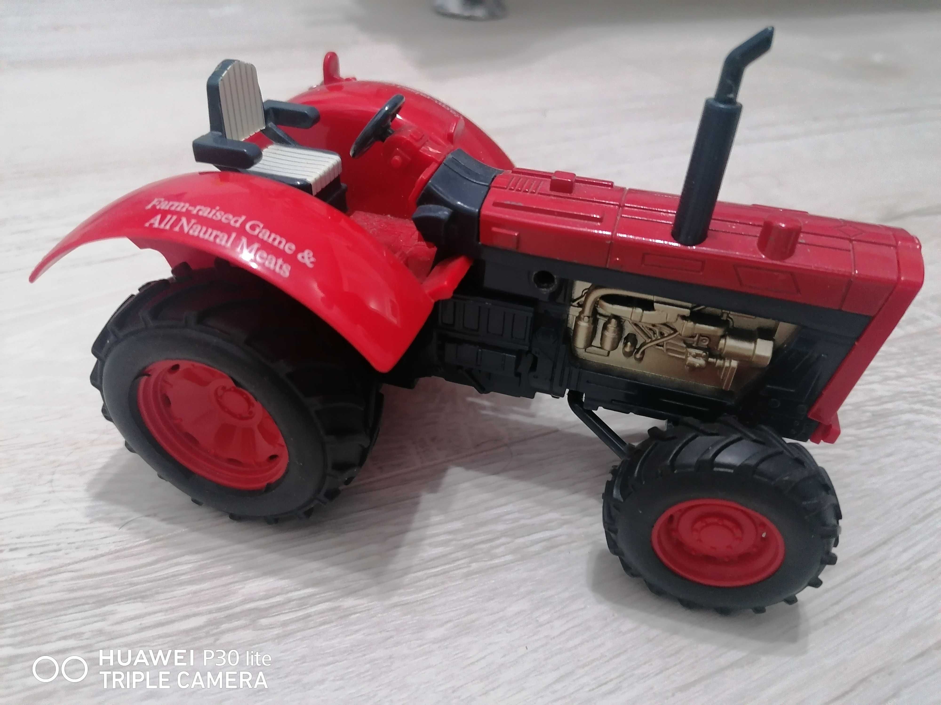 Jucărie veche tractor