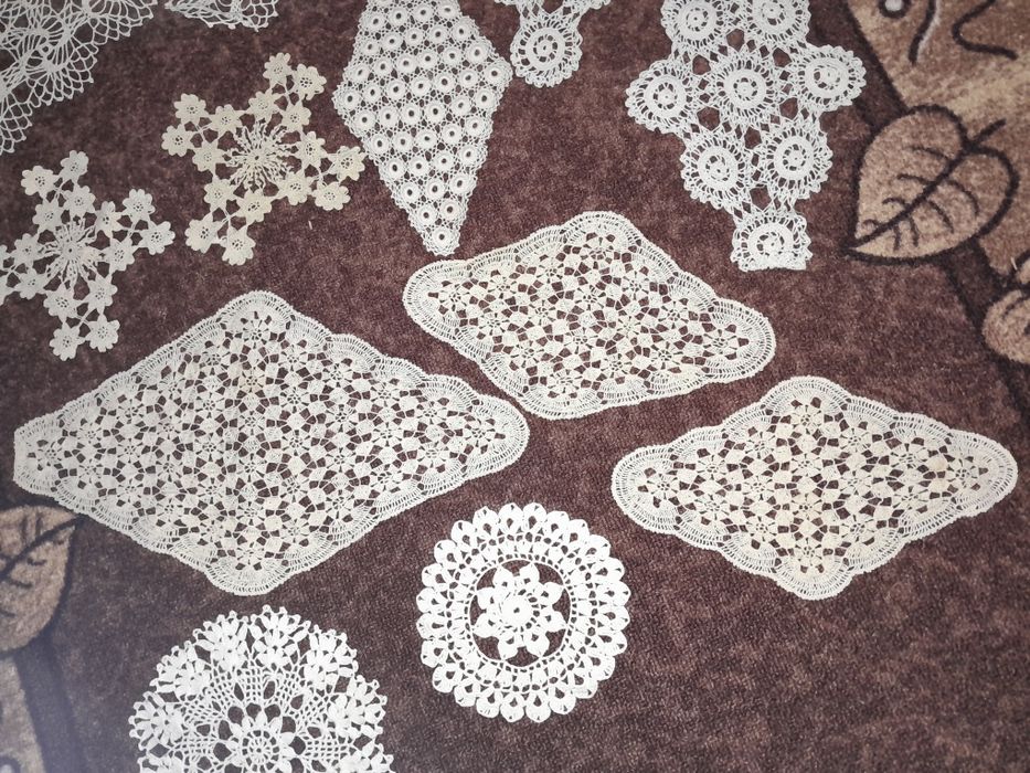 Бродирани карета