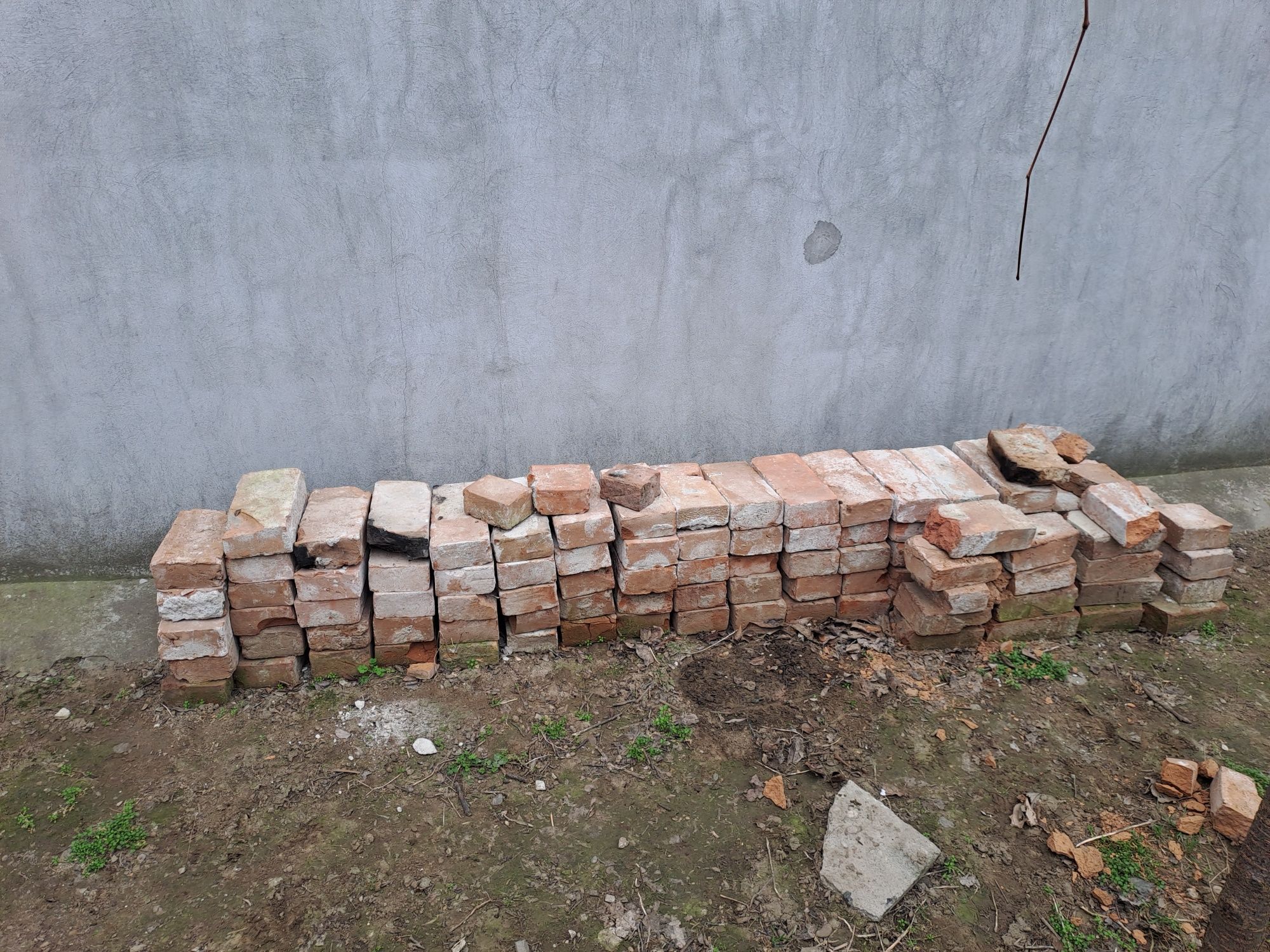 Vind caramida stare buna. Se poate folosi la zidărie gratare hornuri e