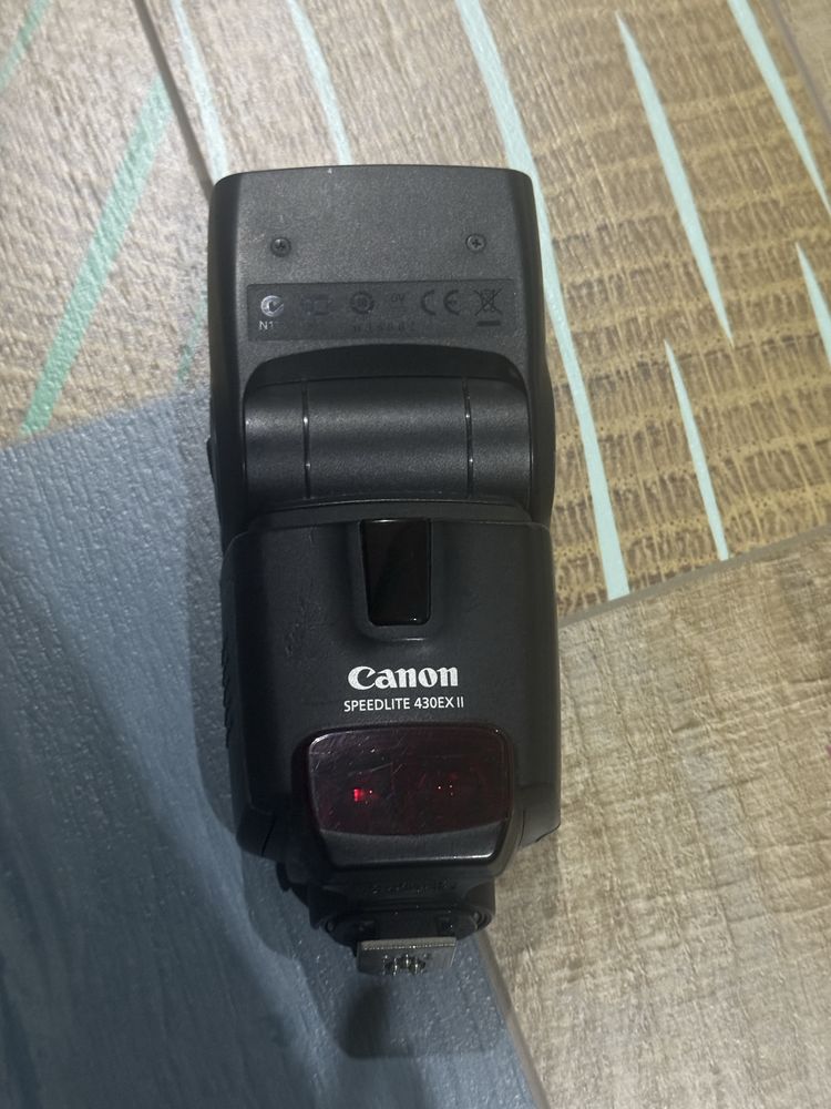 Светкавица Canon 430 ex II