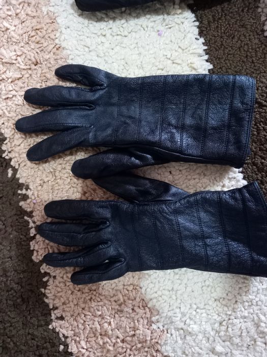 Pantaloni schi, manusi, fes Zara