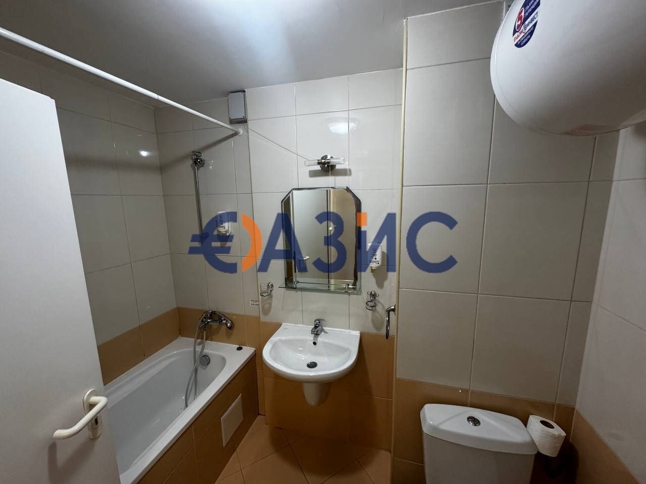 Апартамент с 2 спални и изглед към морето в" Марина Кейп", Ахелой,