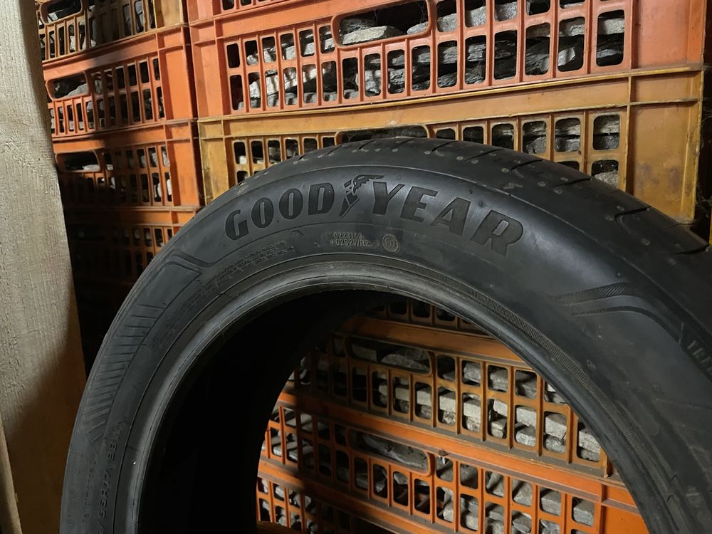 215/55/17 GOODYEAR 2-бр