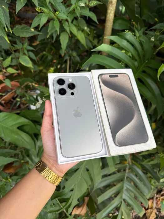 Vand iPhone 15 Pro Titanium