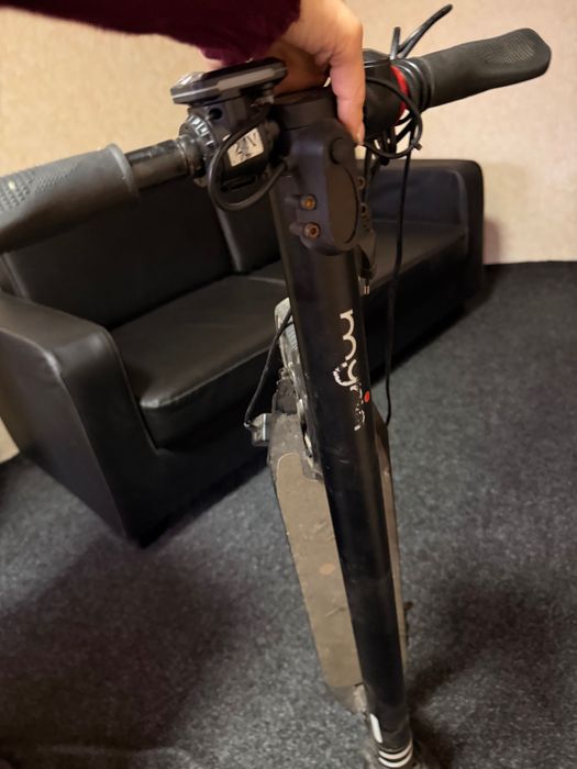 Vând trotinetă electrică