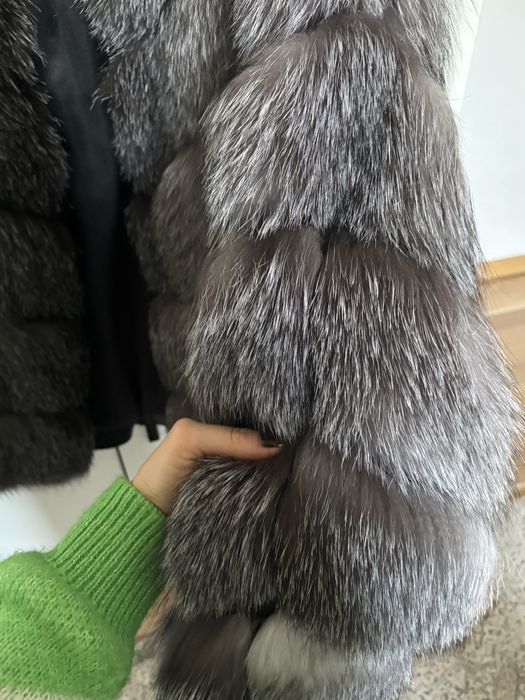 Blana naturala potrivita pentru marima xs si s mic , nepurtata