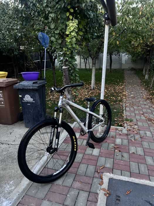 vand octane one zircus custom dirt