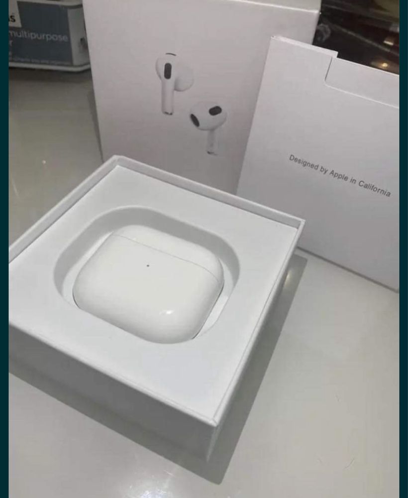 Apple Airpods 3 с подарък калъф