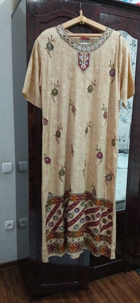 Продам платье для женщины