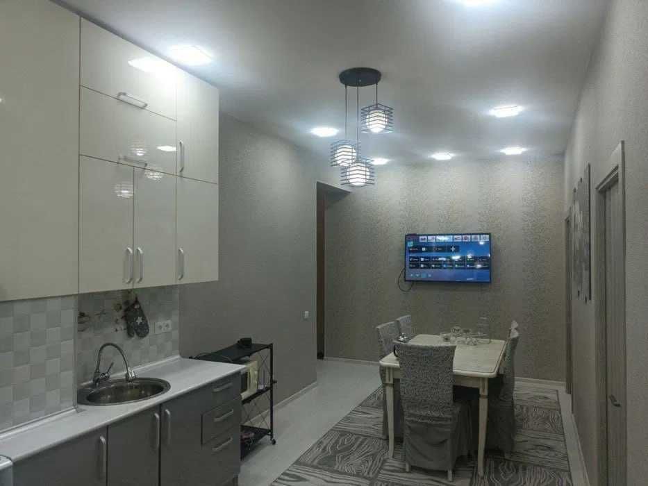 3-комнатная паркентский 65 м², евроремонт, кирпичный дом, эт.2/9!`