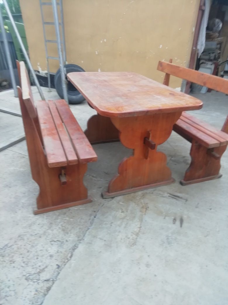 Продам комплект деревянный стол и две лавки