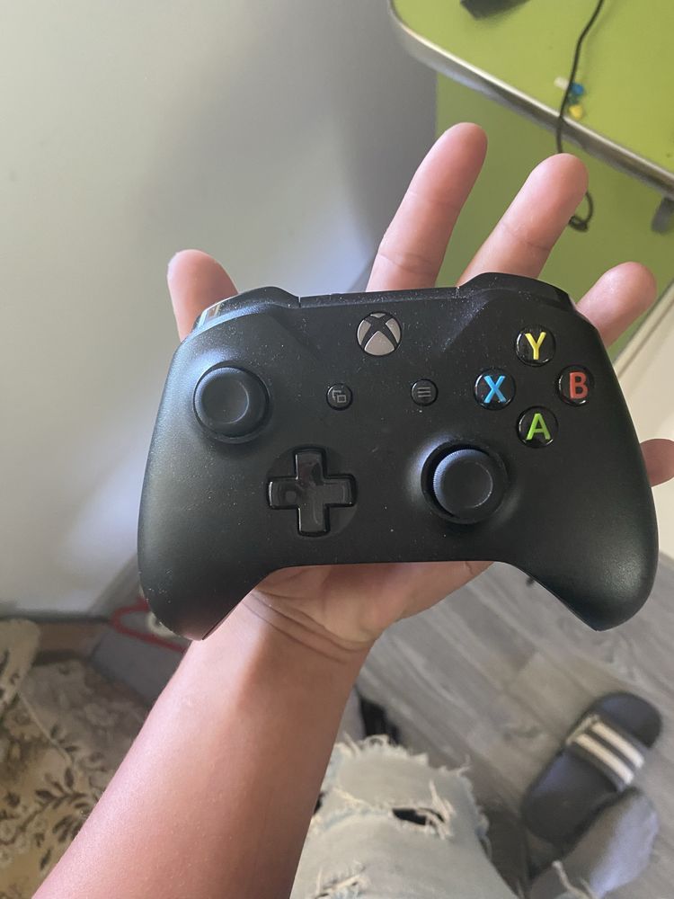 se vinde xbox one