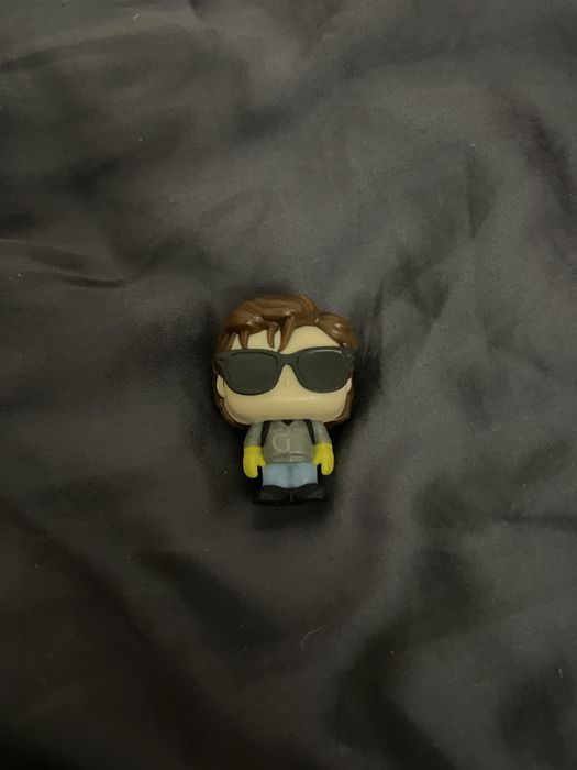 фигурка “стив" kinder joy