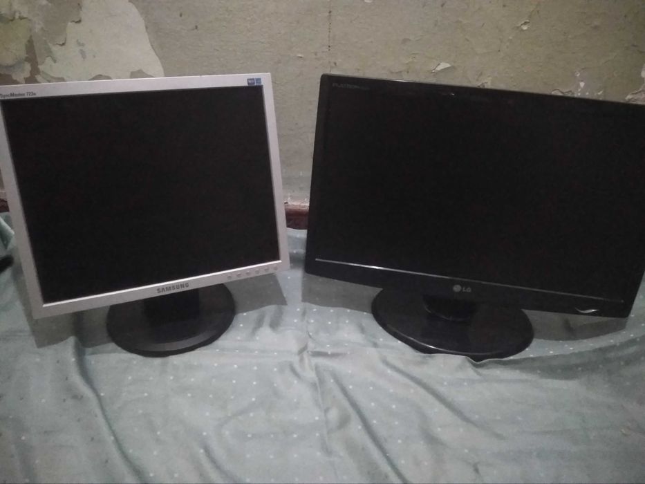 Продам два монитора
