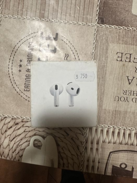 Casti Airpods 4 perfect functionale