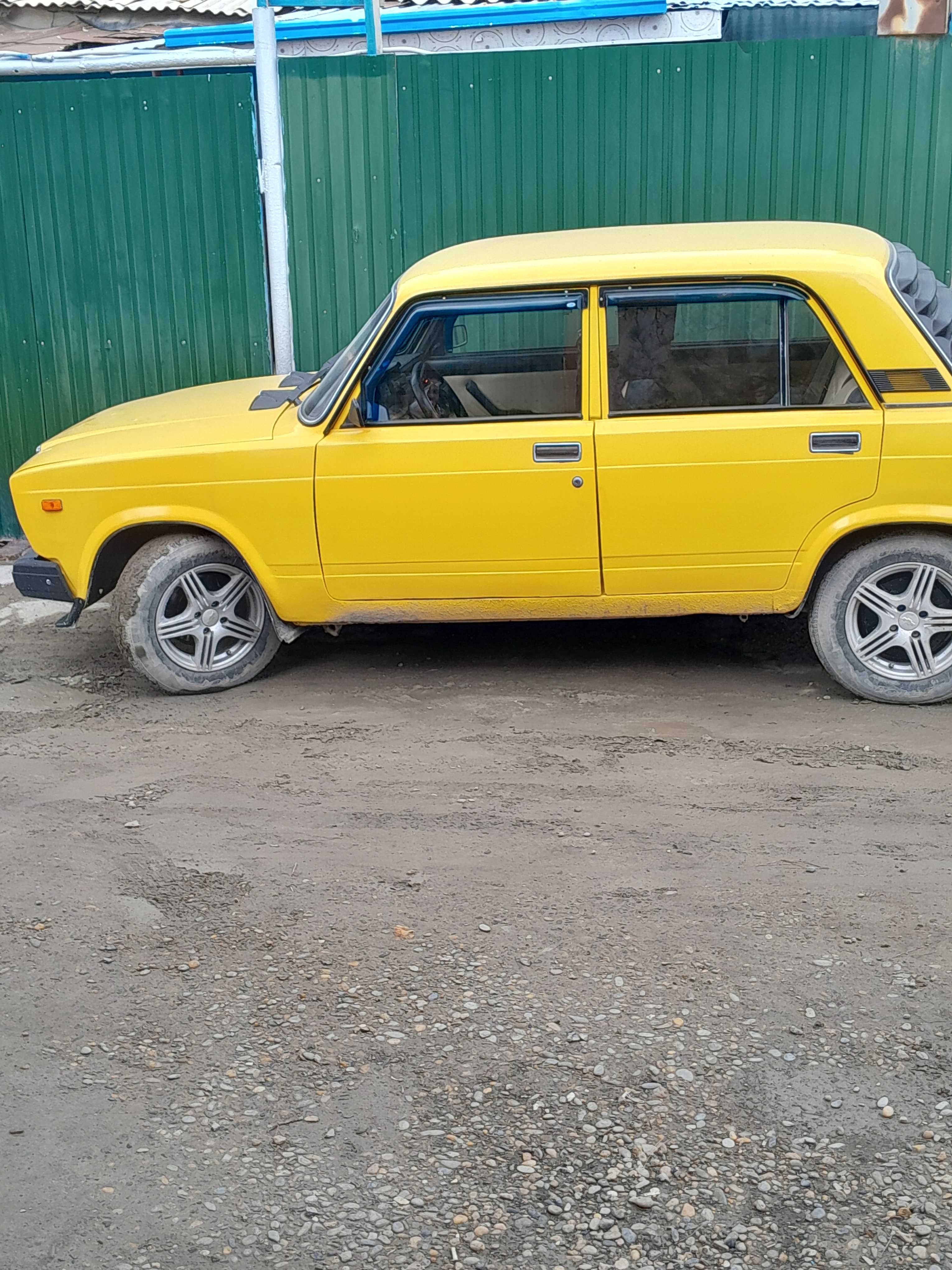 Автомобиль  Ваз 2107 продаю